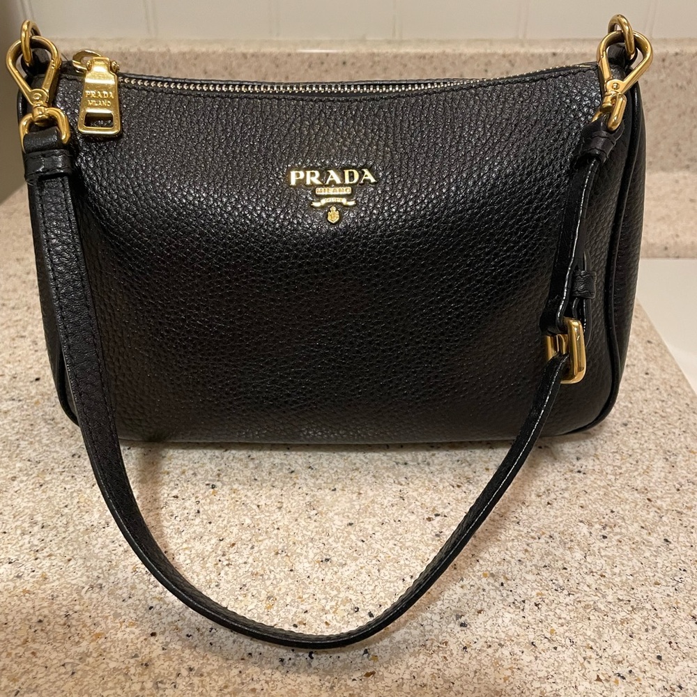 Prada small bag - Picture 1 of 16